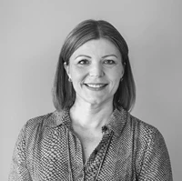 Dr Miranda Robinson logo